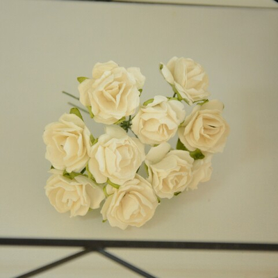 Роза открытая 2 см на ножке, цвет белый