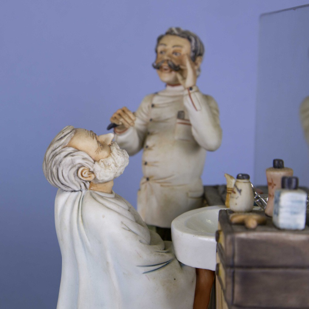 «В парикмахерской»