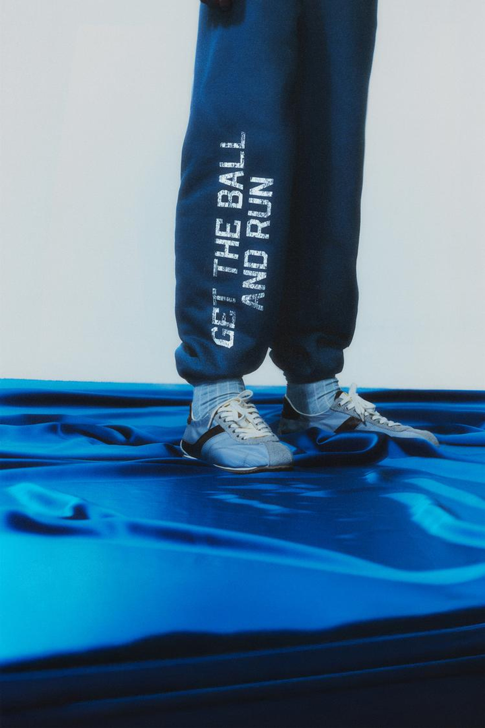 ZARA БРЮКИ-ДЖОГГЕРЫ С НАДПИСЬЮ И ЭТИКЕТКОЙ, ЯРКО-СИНИЙ