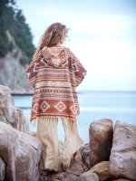 Пончо шерстяное с орнаментом