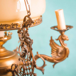 Подвесная люстра с фарфором и бронзовым декором