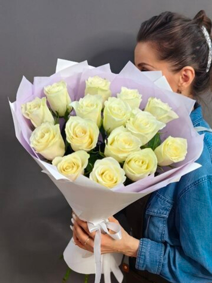 Букет из 15 белых роз (Кения 60 см)