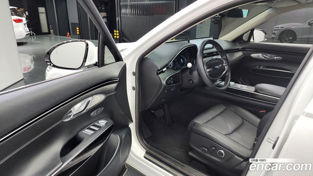 Genesis GV70 2.5T Бензин 2WD (03.2021)