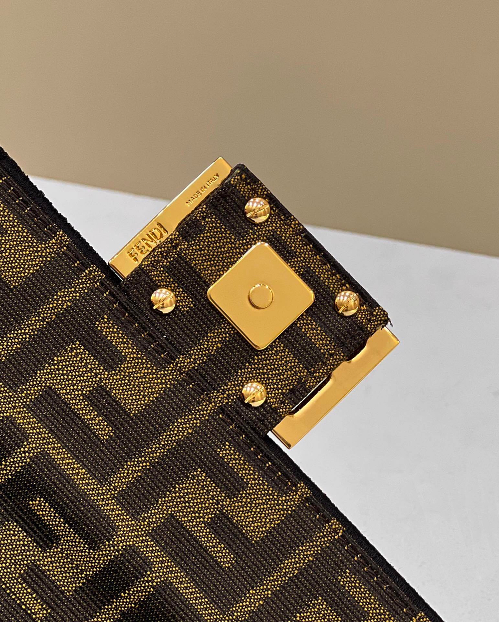 Fendi Baguette 19 cm