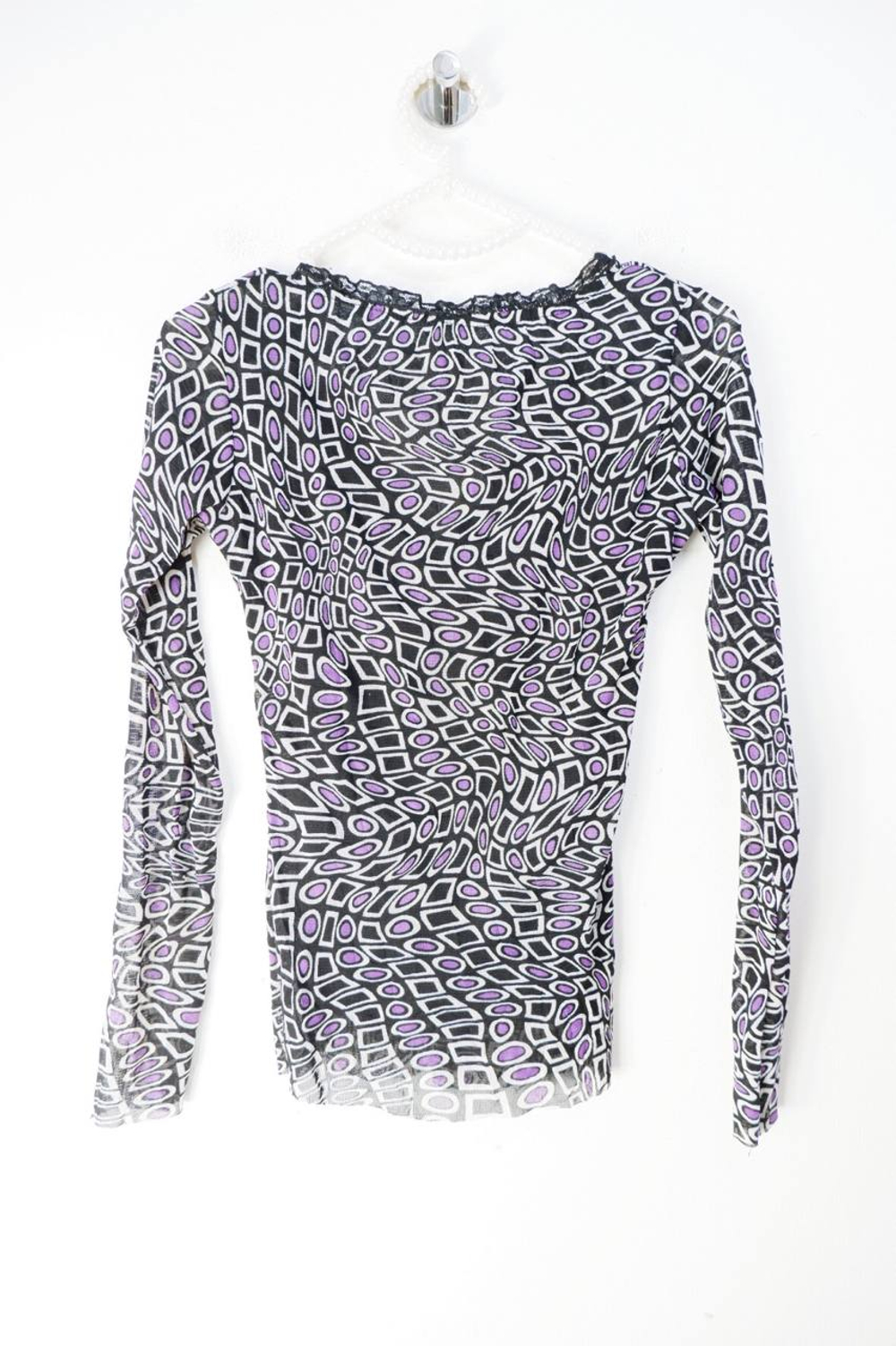 Блузка для лаконичного образа, визуально на 42 размер