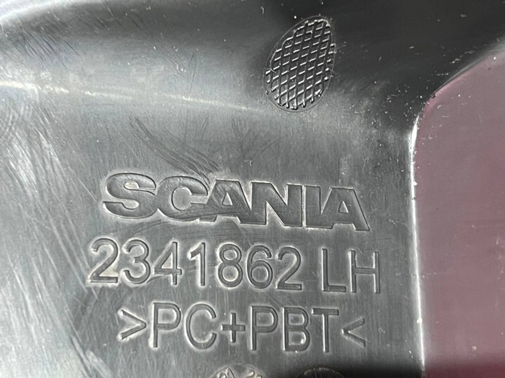 Накладка подножки левой