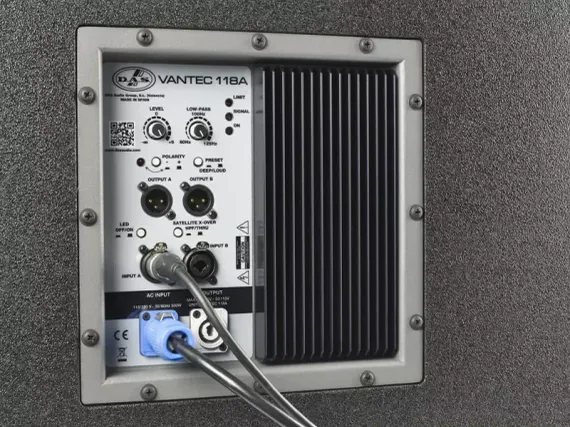 DAS AUDIO VANTEC-118A Активный субвуфер 2000 Вт
