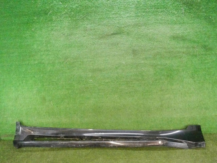 Накладка порога правая Lexus LX 3 (2015-2023)