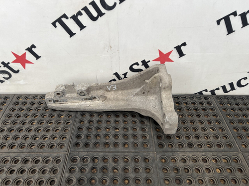 Кронштейн глушителя