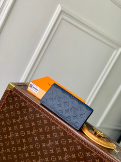Louis Vuitton Brazza Wallet
