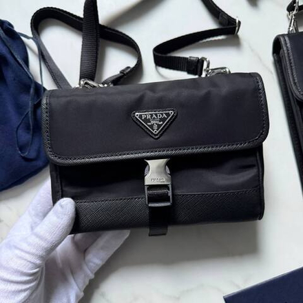 Сумка-мессенджер Prada