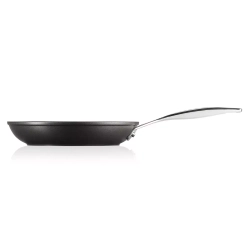 Le Creuset - Сковорода PRO с антипригарным покрытием 20см. / артикул   51112200010002  / GTIN 630870272933