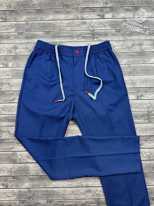 Классический костюм Kiton