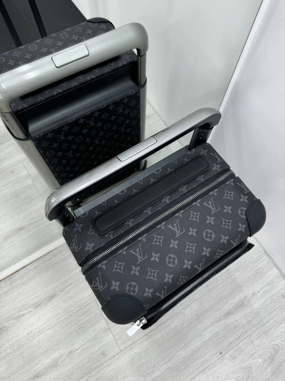 Чемодан Louis Vuitton