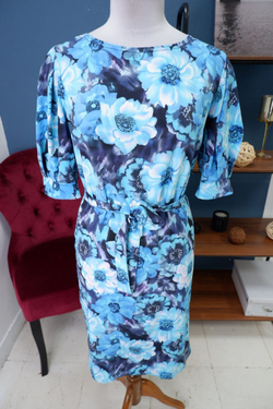 Платье с цветами 44-46 размер