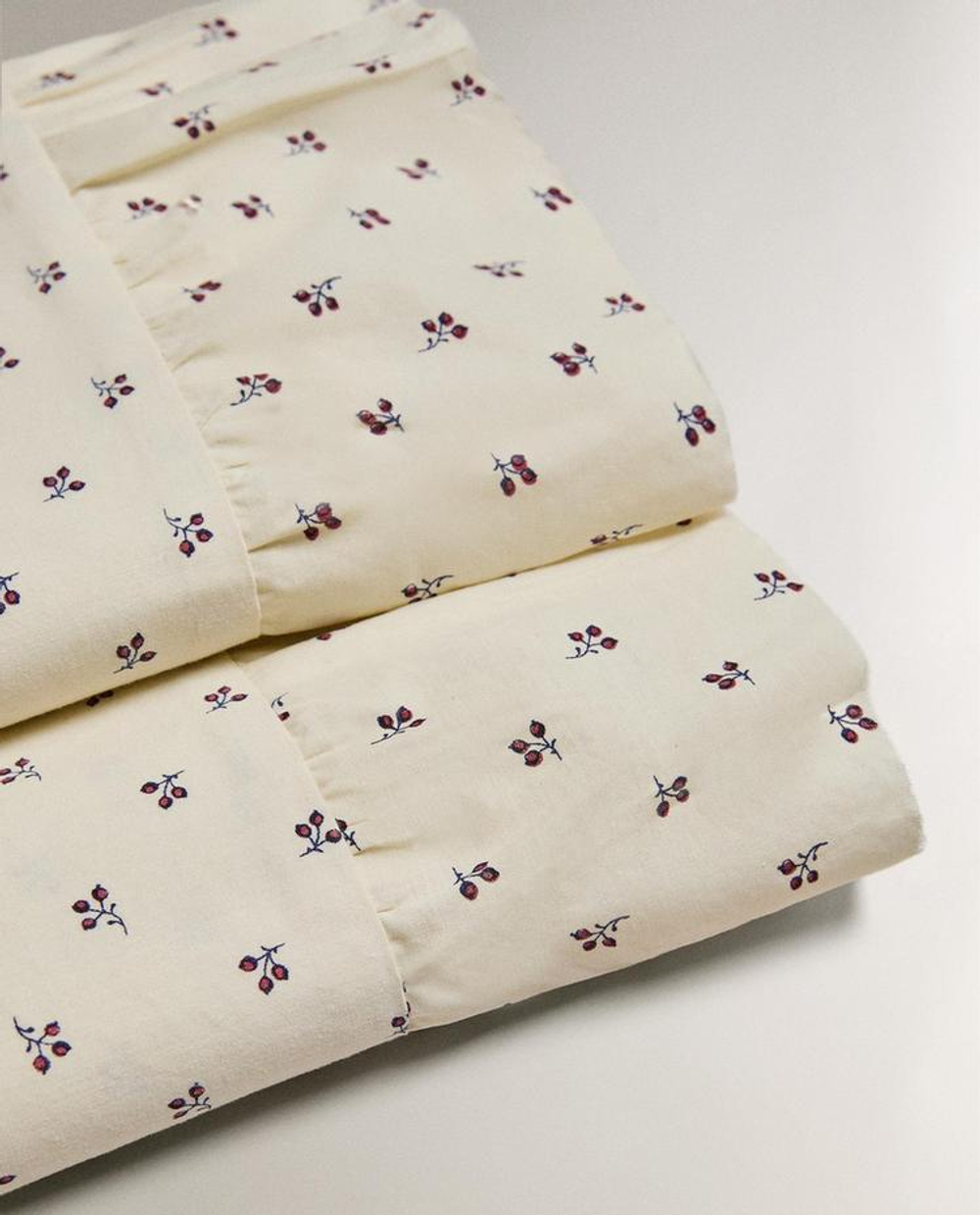 ZARA HOME ДЕТСКАЯ ПРОСТЫНЯ С ОБОРКАМИ, ЭКРЮ