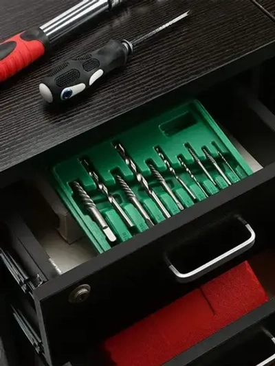 Набор экстракторов и сверл в кейсе 11 предметов бит / Экстракторы 5 шт. и Сверла 5 шт. и метчикодержатель для выкручивания сломанных болтов и шпилек.