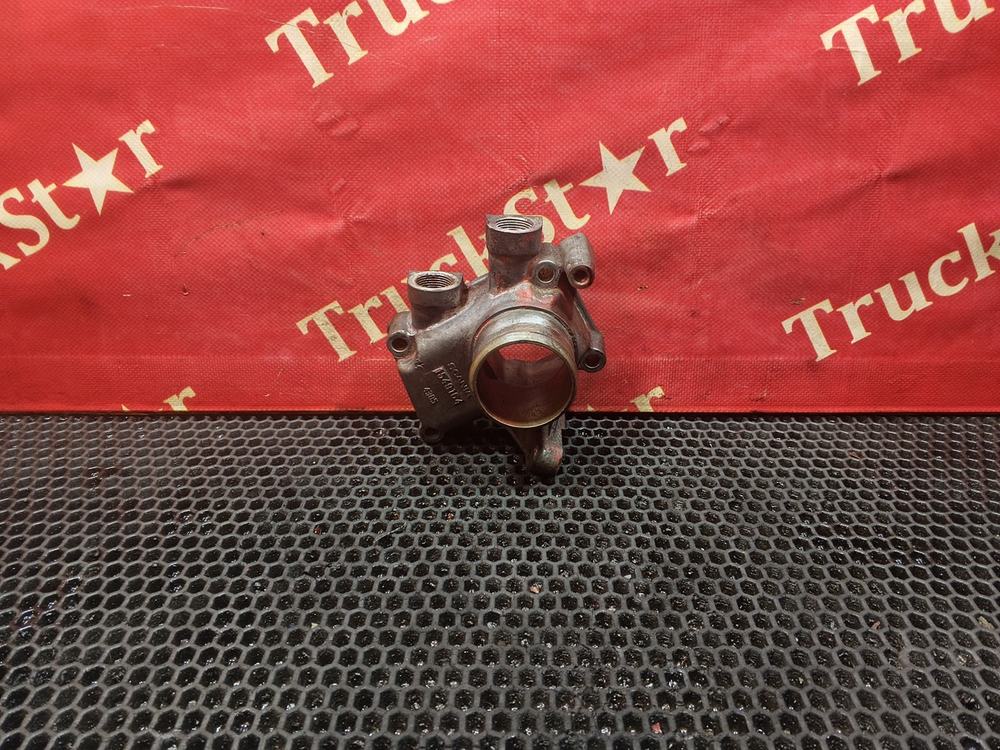 Фланец двигателя системы охлаждения