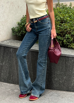 Джинсы Bootcut