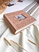 Фотоальбом Делюкс на 200 фото 10х15 см, бум. листы, книж. переплет, с окном suede beige "бежевый под замшу"