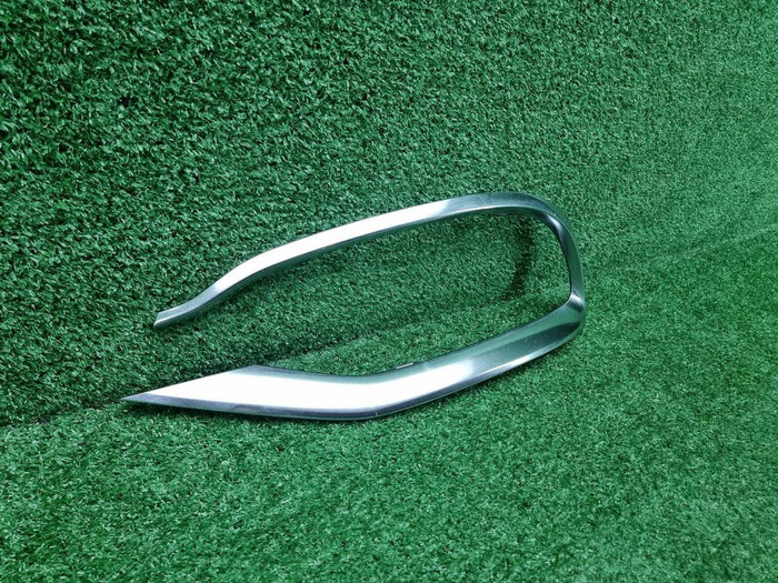 Молдинг бампера LH Mercedes S W222 17-20 Maybach