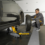 Домкрат гидравлический подкатной с фиксатором, 2,5 т,  85-385 мм, в пласт. кейсе Denzel