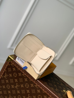 Louis Vuitton Zippy Compact Wallet