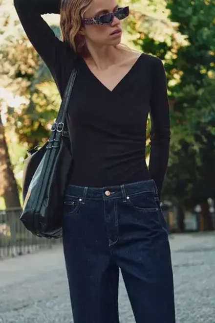 ZARA БОДИ НА ЗАПÁХЕ СО СБОРКАМИ, ЧЕРНЫЙ