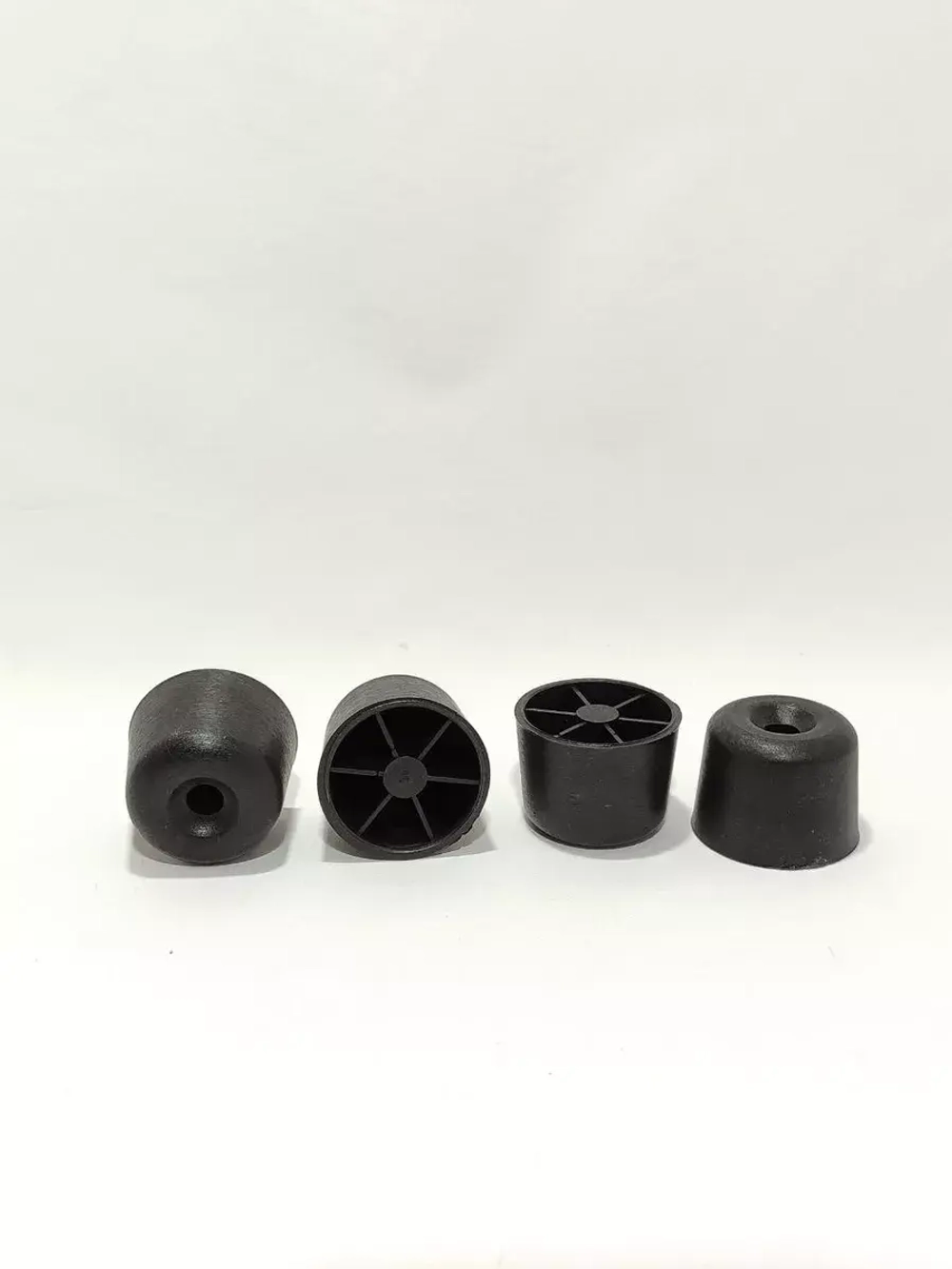 Пластиковые ножки для мебели дивана шкафа тумбочки стола