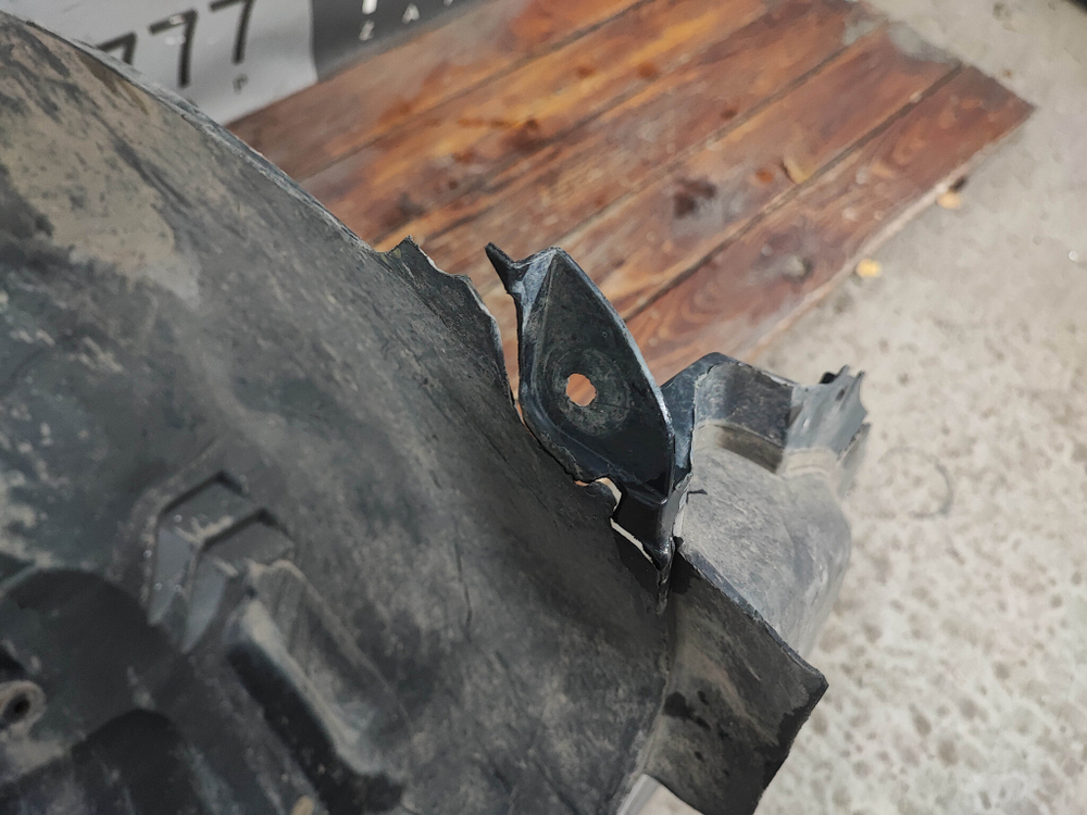 Подкрылок передний левый BMW X1 (F48)  Б/У Оригинал 517111252010