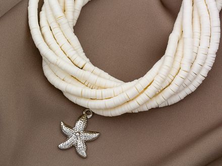 Нить каучуковых бусин 4мм, молочный (опт)