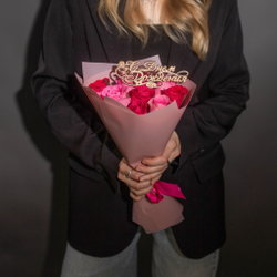 Подарочный набор 9 роз Кения 32см в пленке  + топпер