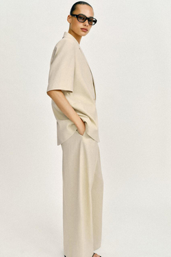 ZARA ДВУБОРТНЫЙ БЛЕЙЗЕР ИЗ СМЕСОВОГО ЛЬНА С КОРОТКИМИ РУКАВАМИ, СВЕТЛО-БЕЖЕВЫЙ