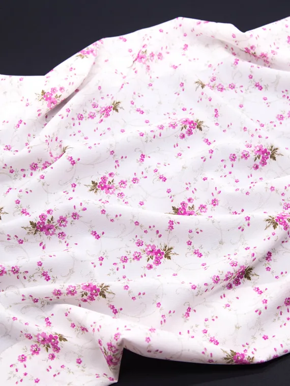 Атлас-стрейч бельевой, суфле, молочная карамель, айвори