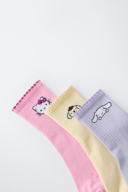 ZARA НАБОР ИЗ ТРЕХ ПАР НОСКОВ HELLO KITTY AND FRIENDS © SANRIO, РАЗНОЦВЕТНЫЙ