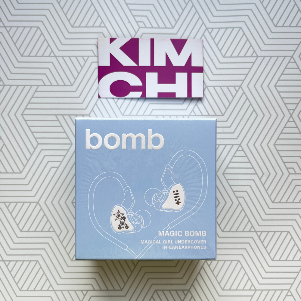 Альбом ILLIT - bomb [Merch ver.]