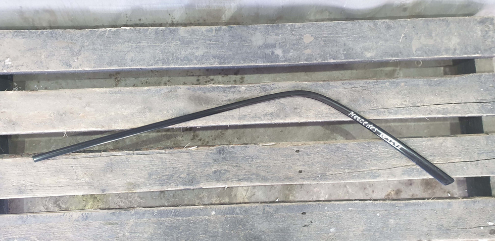 Молдинг стекла заднего левого Mercedes GLS (X166)  Б/У Оригинал A1666902980