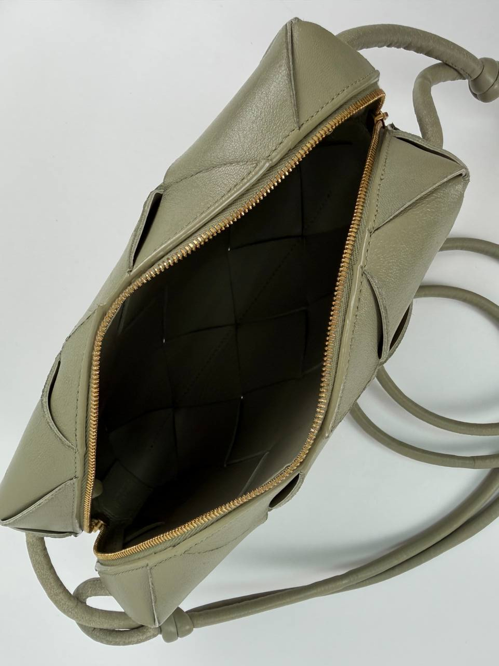 Сумка Bottega Veneta Cassette Camera Bag