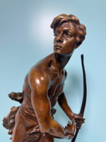 Скульптурная композиция «Охотник с луком»