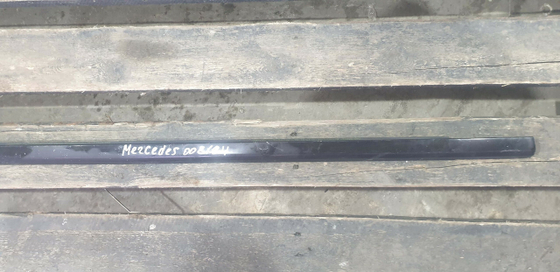 Молдинг двери передней правой Mercedes E (W213) 16-нв Б/У Оригинал A2137209604