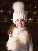 Шапка для девочки зимняя вязаная и шарф