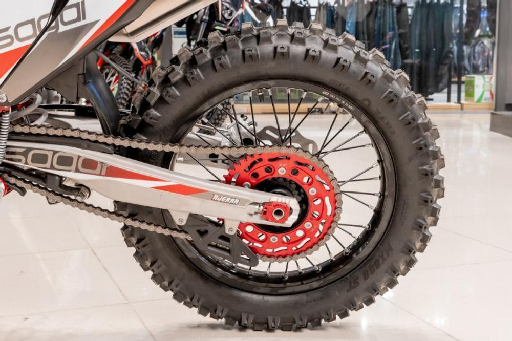 Мотоцикл кроссовый Ajerra SAGAI SS K9 CB300RL (4 клапана)  Red 21/18
