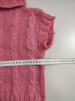 Безрукавка вязаная на 2-3 года