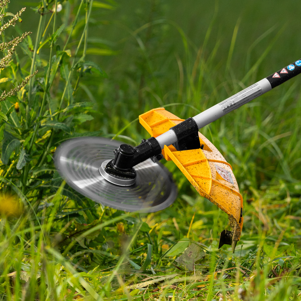 Триммер бензиновый DGT 430, 43 см3, 2.5 л. с, неразъемная штанга, состоит из 2 частей Denzel