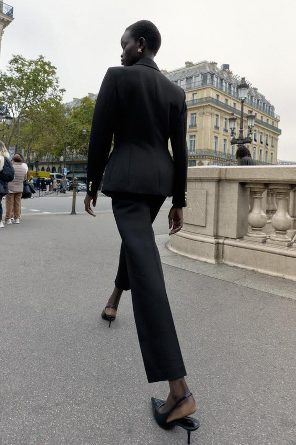 ZARA БРЮКИ ПРЯМОГО КРОЯ СО СТРЕЛКАМИ, ЧЕРНЫЙ