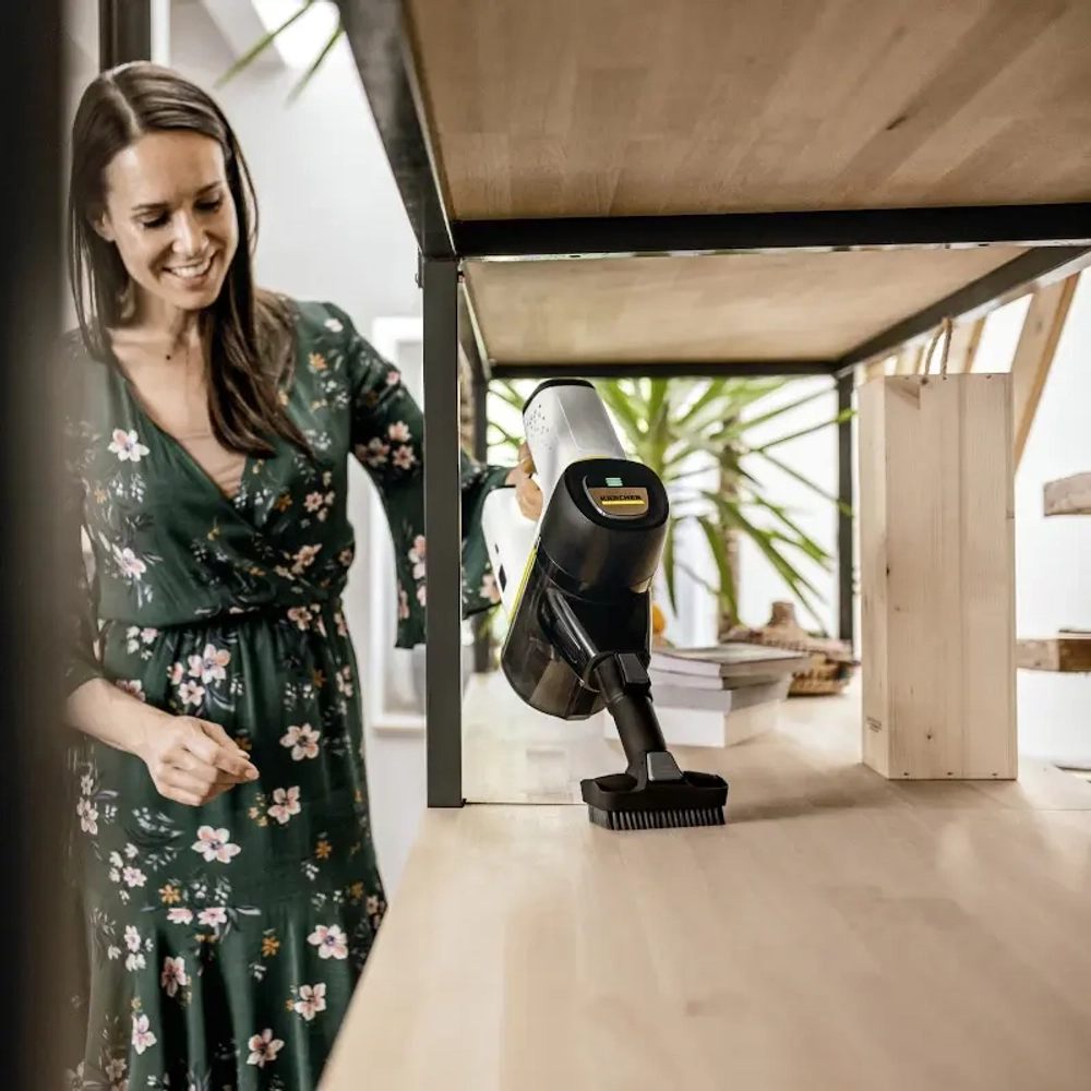 Karcher VC 6 Cordless Premium ourFamily вертикальный аккумуляторный пылесос 1.198-680.0