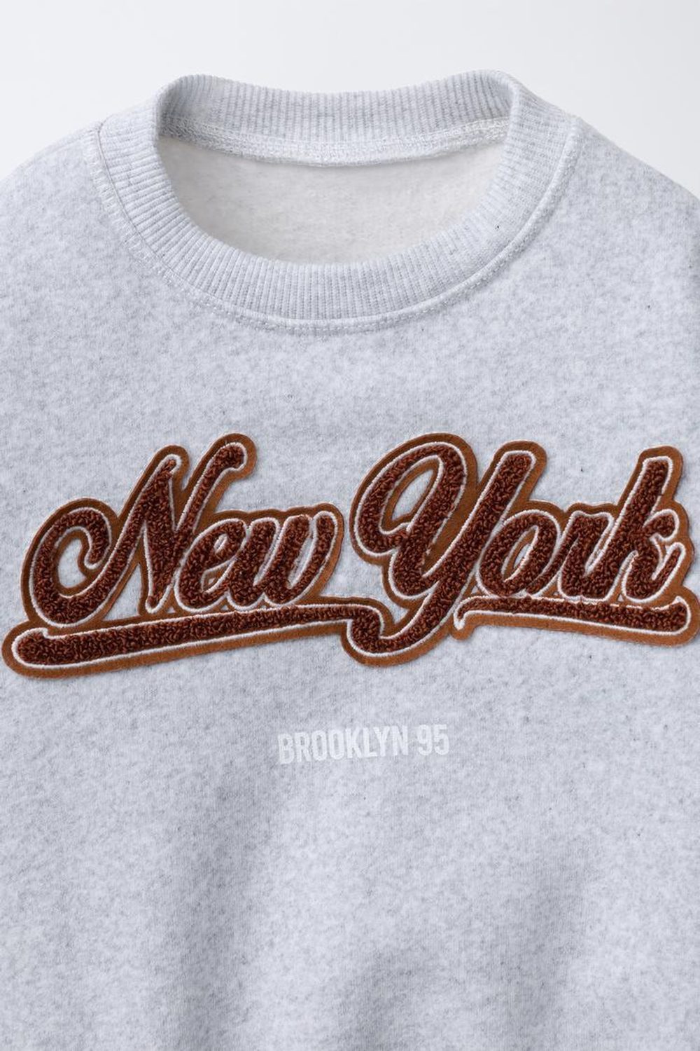 ZARA ТОЛСТОВКА С ВЫШИТОЙ НАДПИСЬЮ ИЗ МАХРОВОЙ ТКАНИ, СЕРЫЙ МЕЛАНЖ