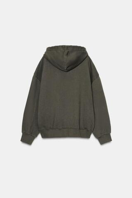 ZARA ТОЛСТОВКА С ЭФФЕКТОМ ПОТЕРТОСТИ, ЗВЕЗДАМИ И ЗАКЛЕПКАМИ, ТЕМНО-КОРИЧНЕВЫЙ