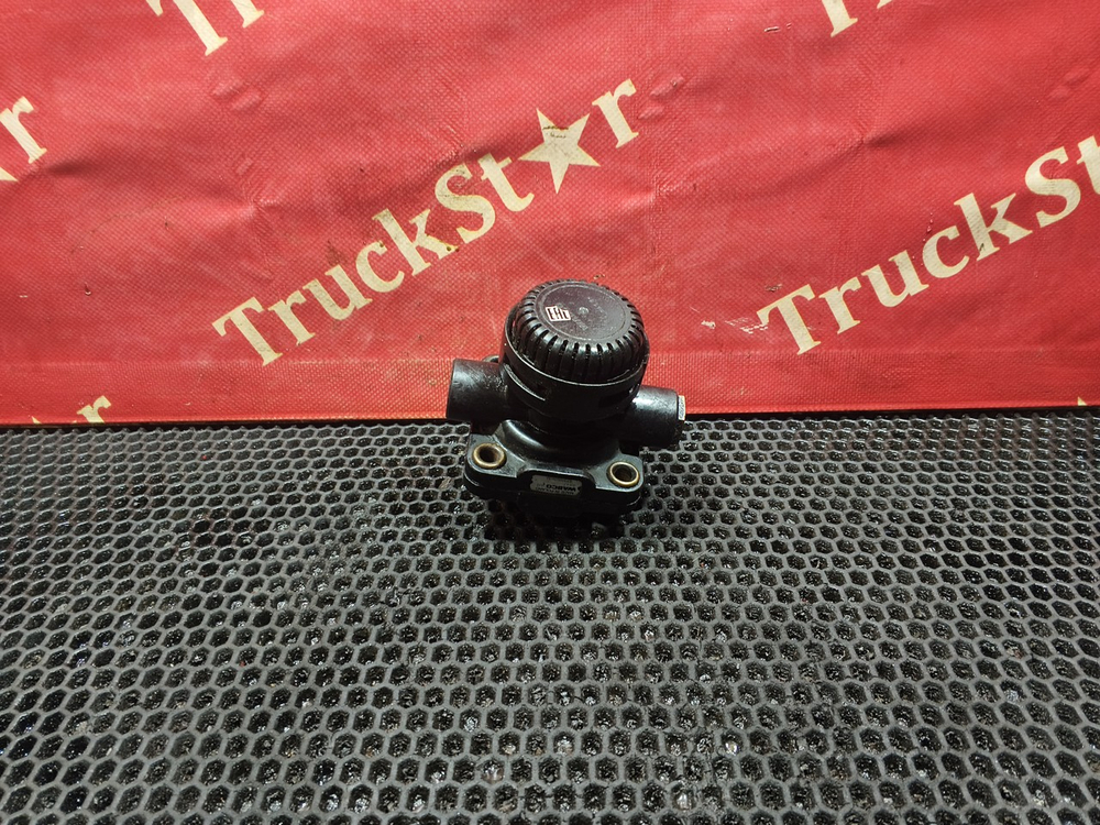 Клапан ускорительный