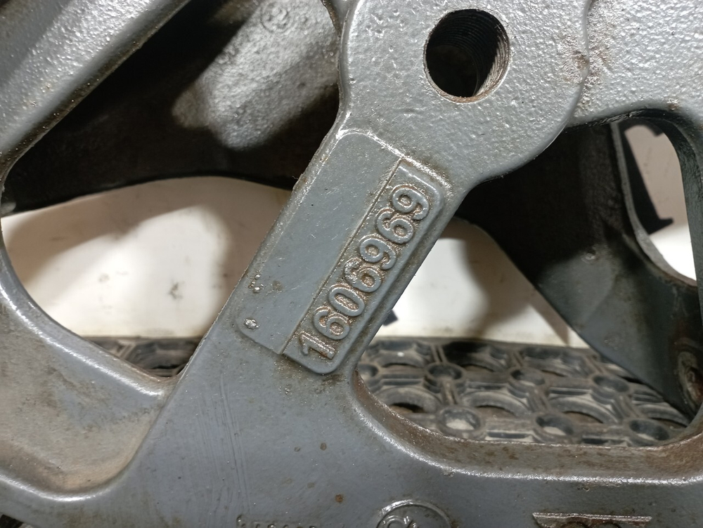 Кронштейн рессоры передней левый 2018г.